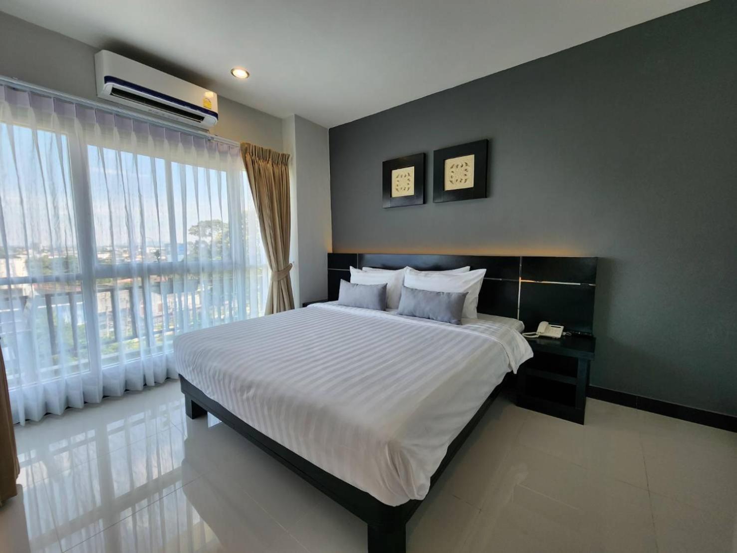 Lhc Hotel And Resort Pattaya Exterior photo