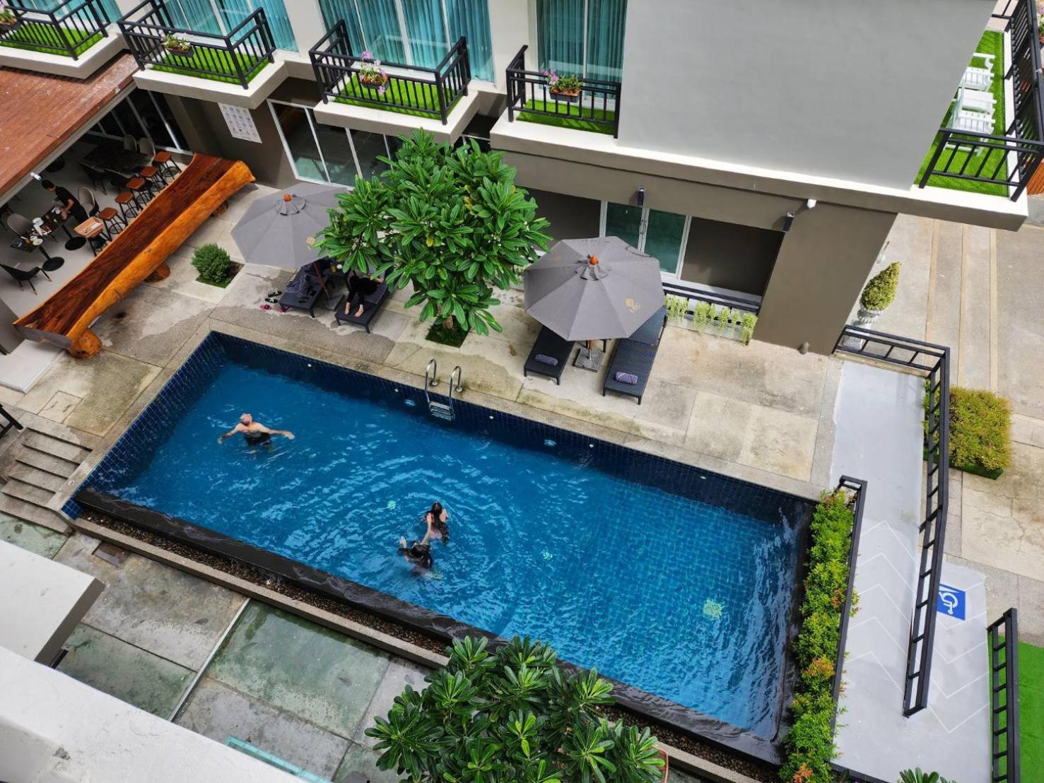 Lhc Hotel And Resort Pattaya Exterior photo