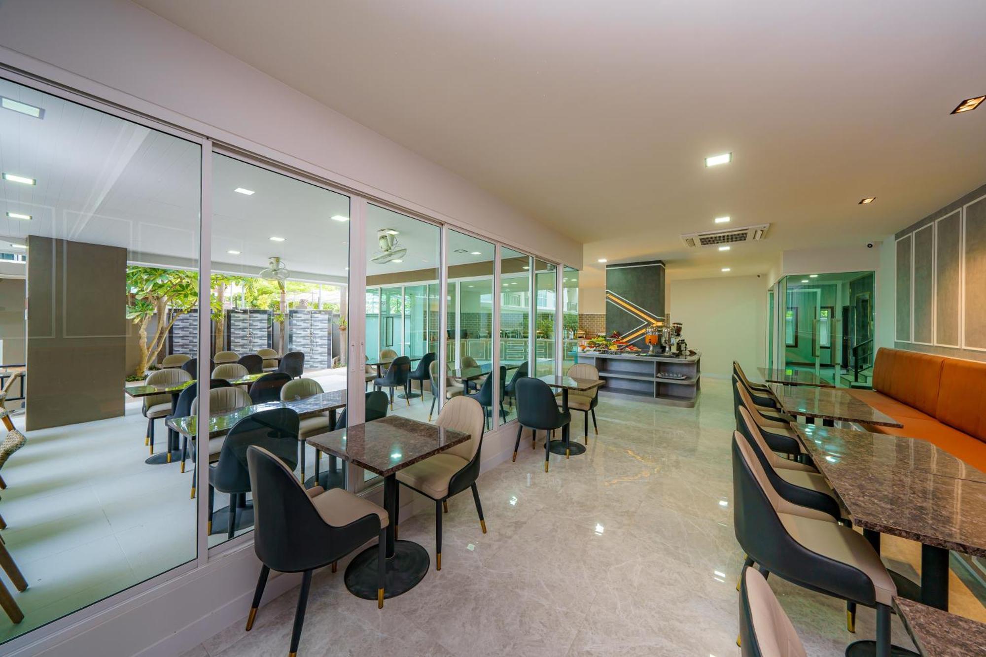Lhc Hotel And Resort Pattaya Exterior photo