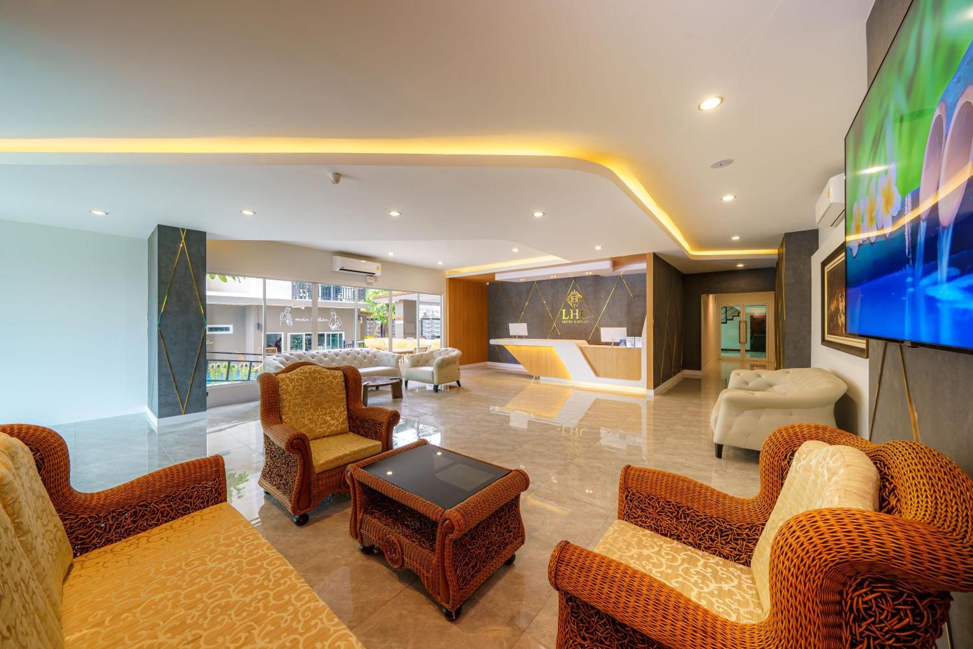 Lhc Hotel And Resort Pattaya Exterior photo